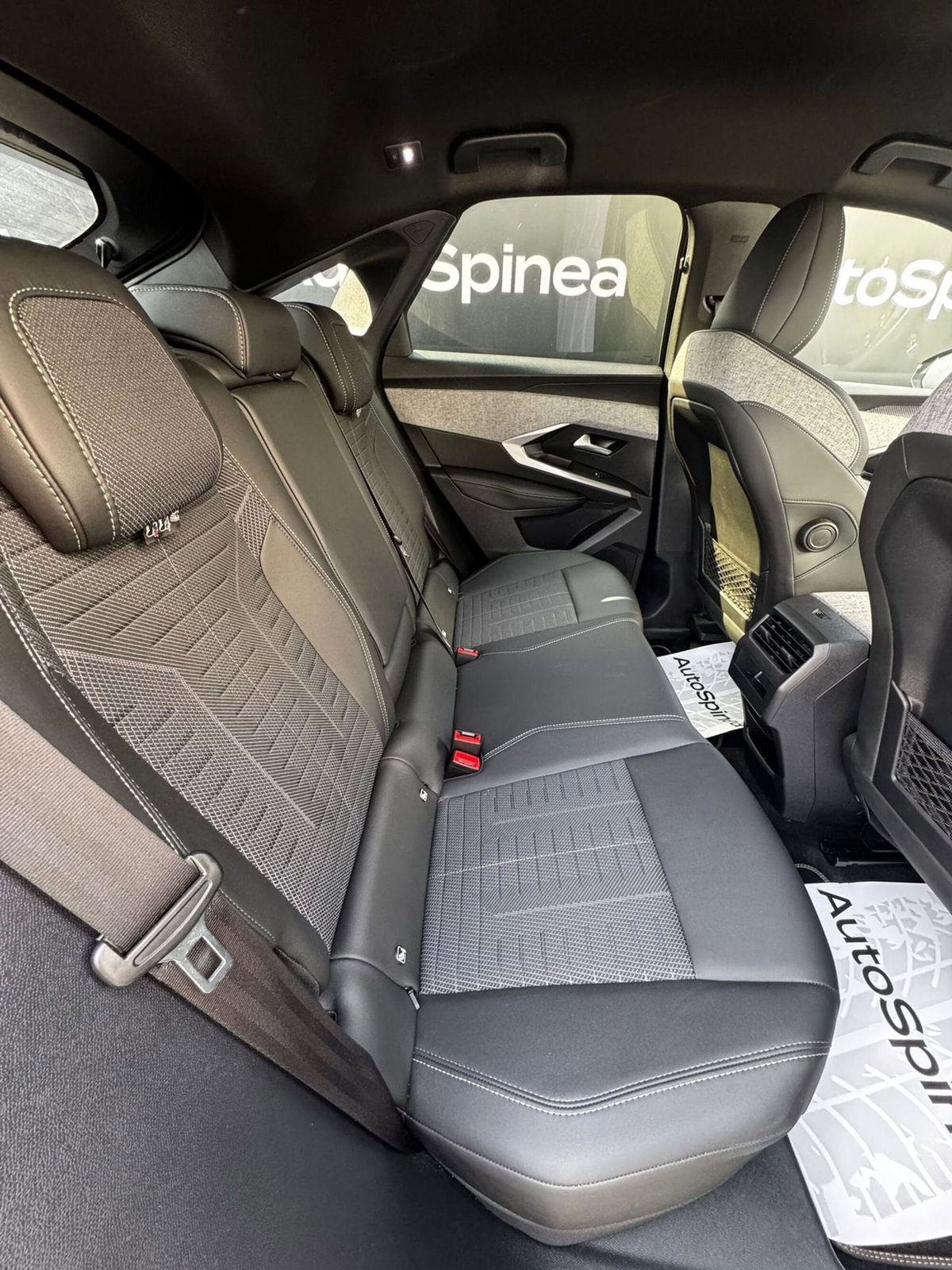 Peugeot 3008 1.2 hybrid GT 145cv e-dcs6 (11)