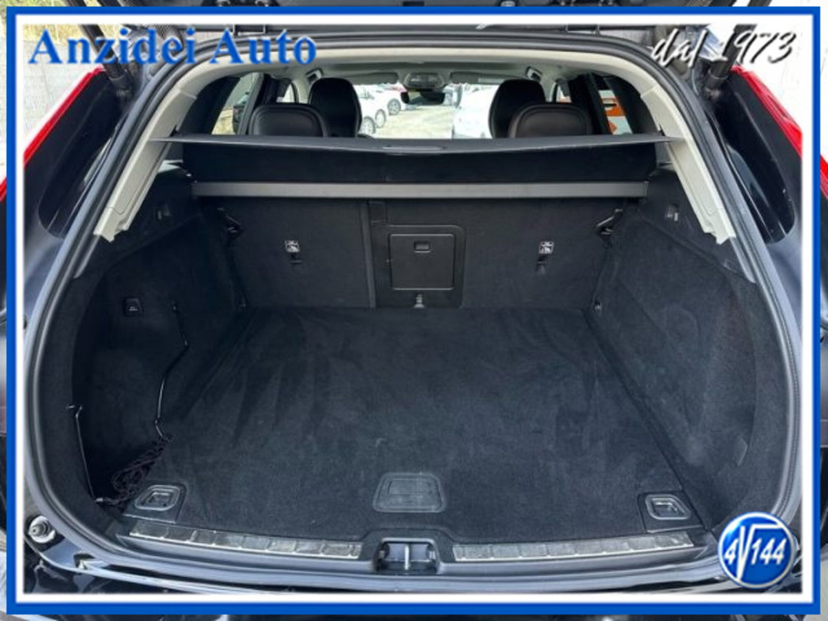 Volvo XC60 B4 (d) AWD Geartronic Momentum Pro (10)