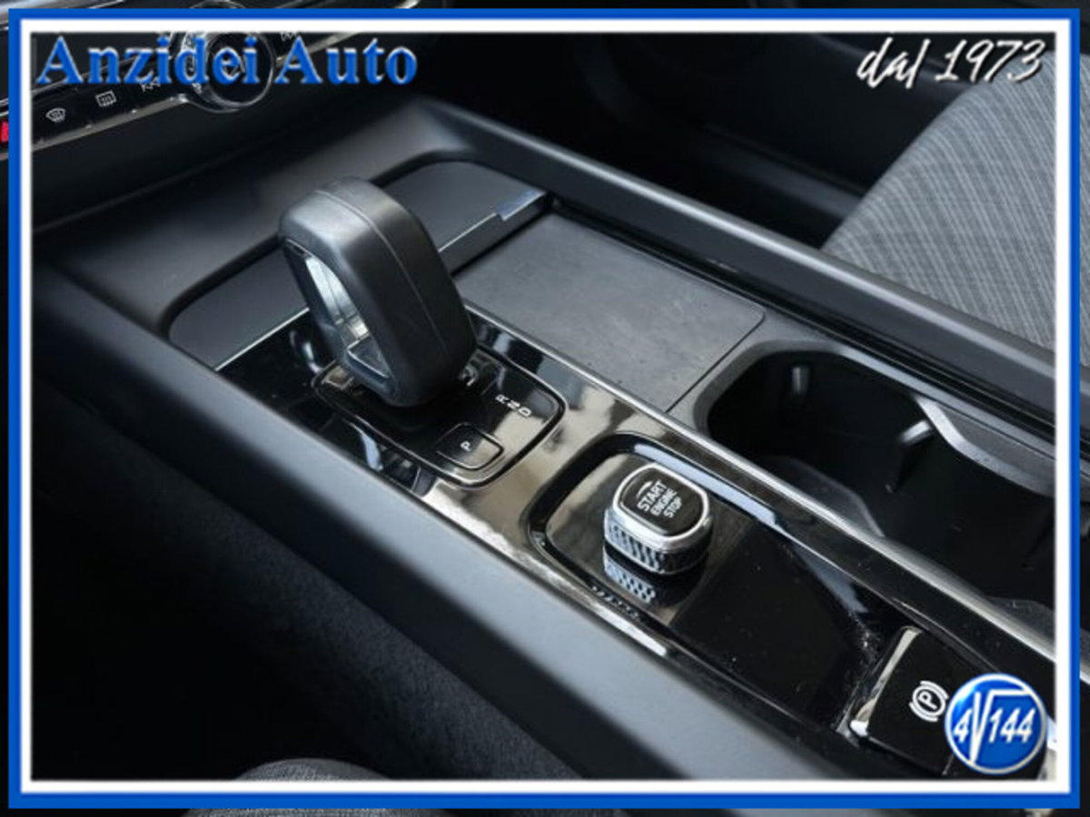 Volvo XC60 B4 (d) AWD Geartronic Momentum Pro (14)