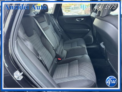 Volvo XC60 B4 (d) AWD Geartronic Momentum Pro (9)