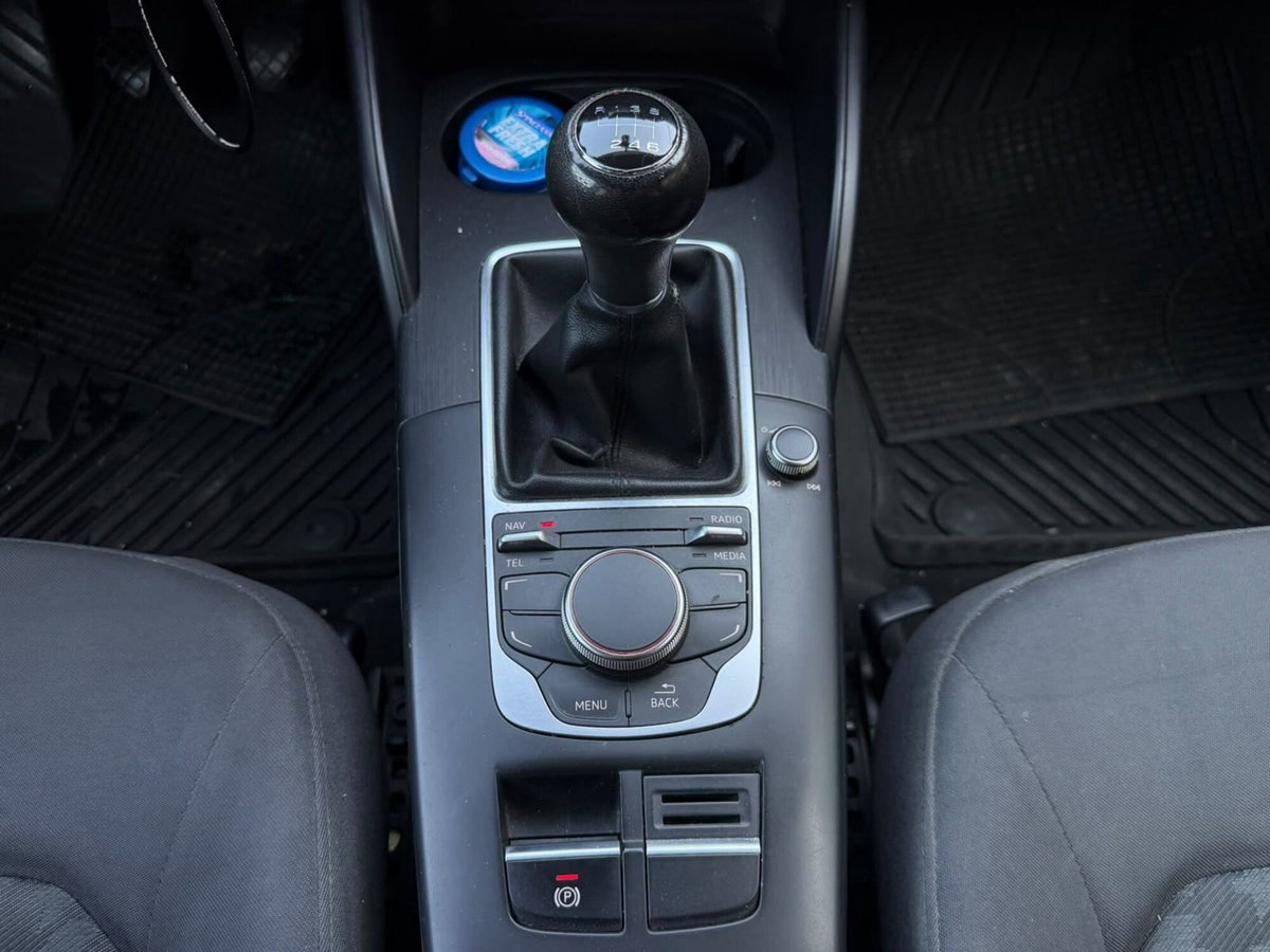 Audi A3 Sportback 1.6 TDI 105 CV CR S tronic Ambiente (13)