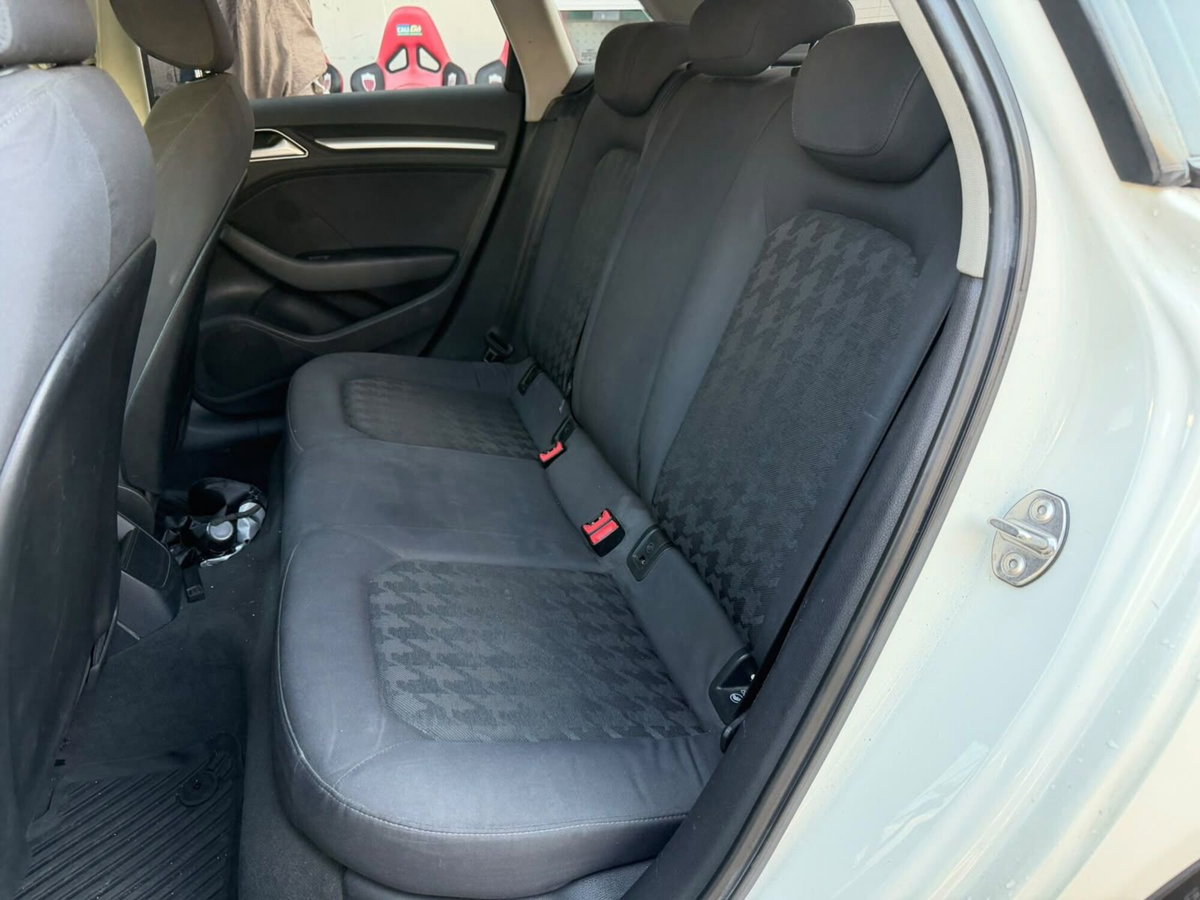 Audi A3 Sportback 1.6 TDI 105 CV CR S tronic Ambiente (17)
