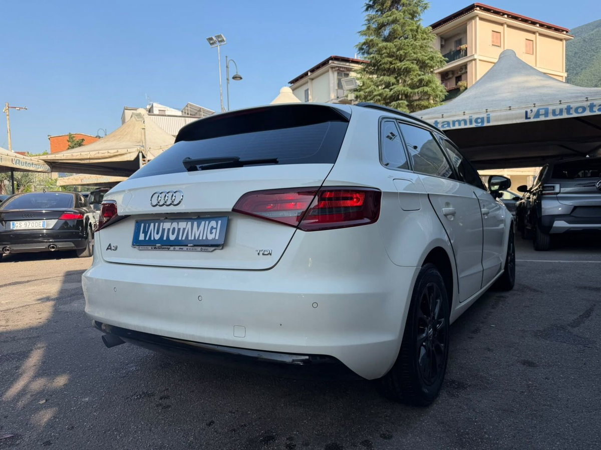 Audi A3 Sportback 1.6 TDI 105 CV CR S tronic Ambiente (3)