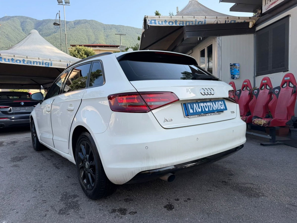 Audi A3 Sportback 1.6 TDI 105 CV CR S tronic Ambiente (4)