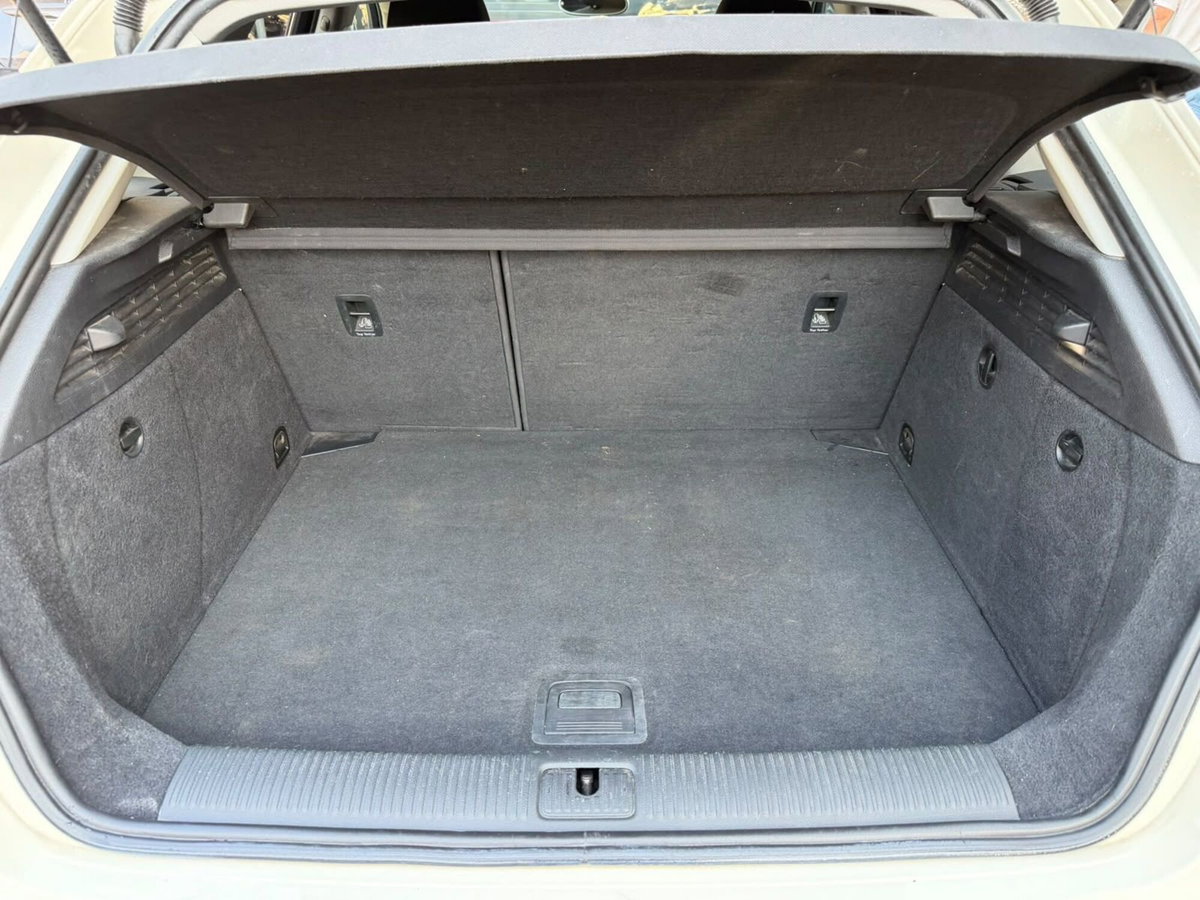 Audi A3 Sportback 1.6 TDI 105 CV CR S tronic Ambiente (5)