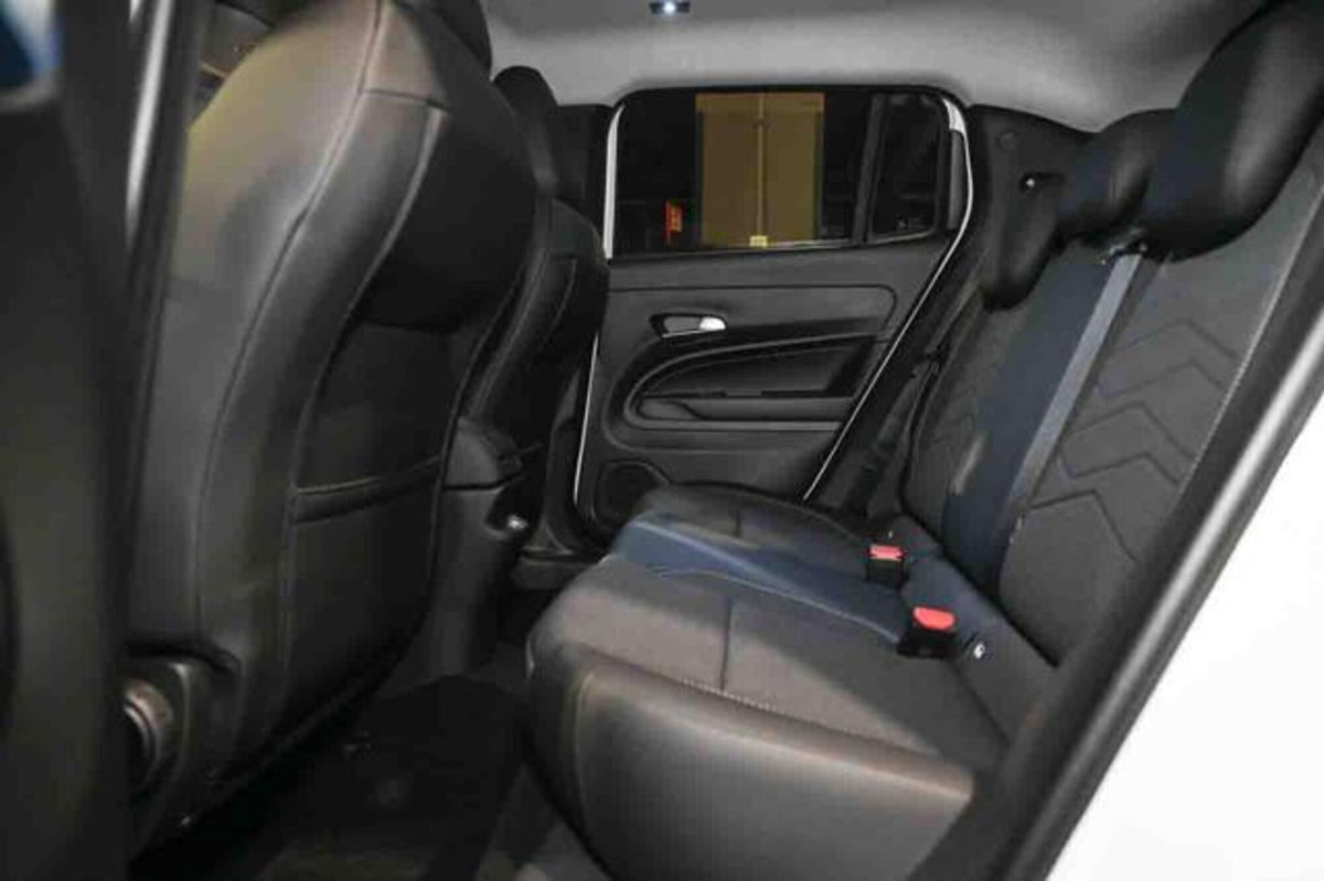 Jeep Avenger 1.2 turbo Summit fwd 100cv (11)