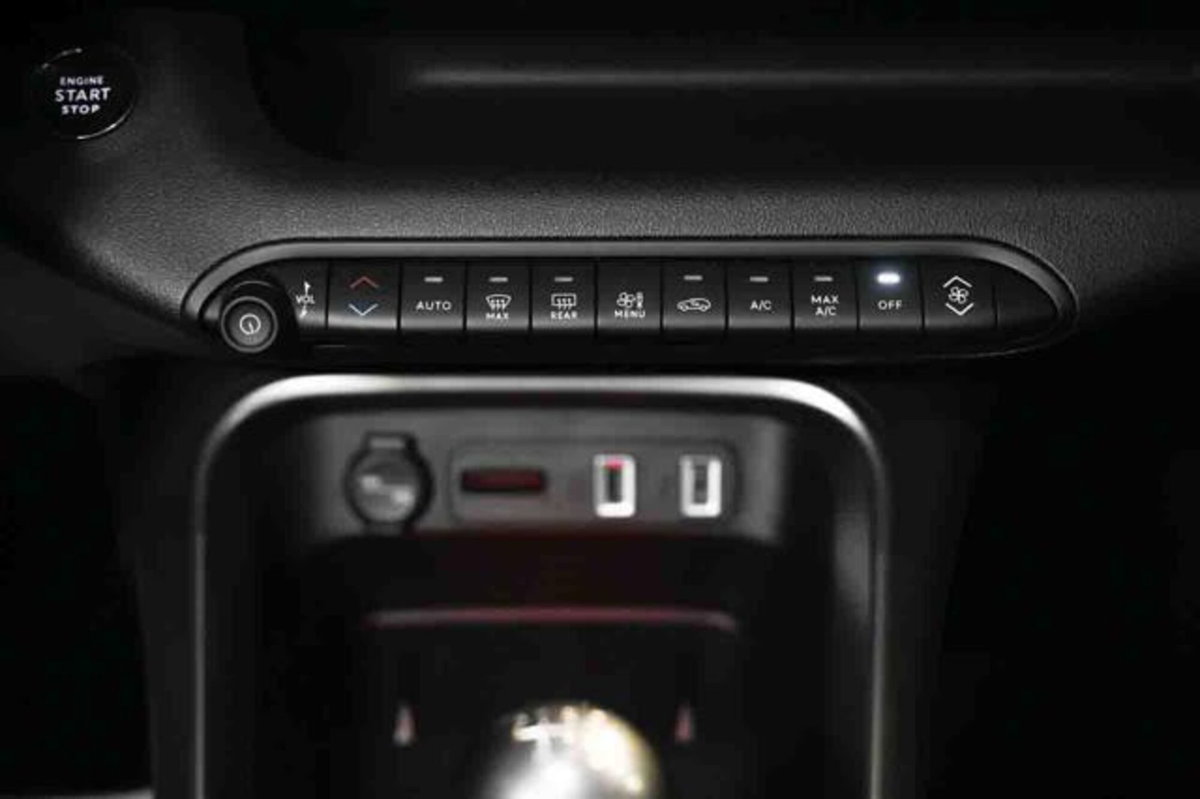 Jeep Avenger 1.2 turbo Summit fwd 100cv (15)