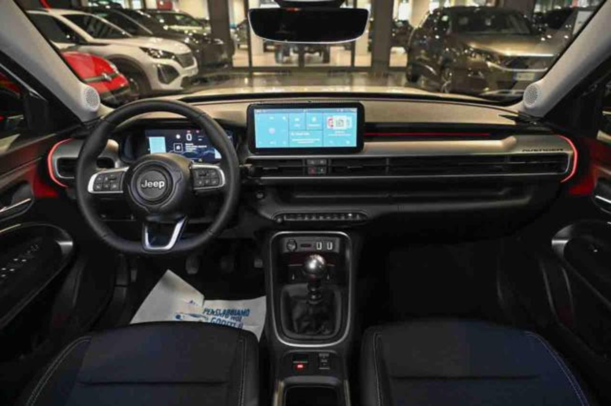 Jeep Avenger 1.2 turbo Summit fwd 100cv (7)