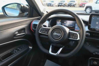 Jeep Avenger 1.2 turbo Summit fwd 100cv (12)