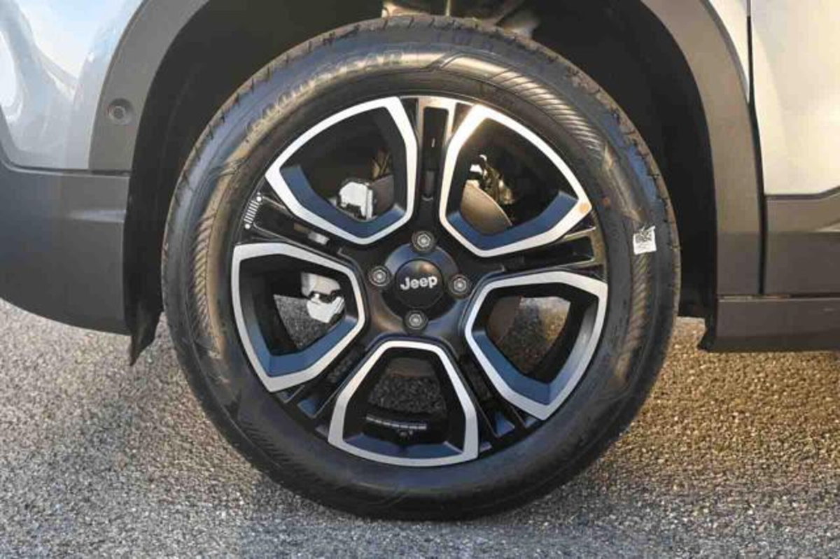 Jeep Avenger 1.2 turbo Summit fwd 100cv (6)