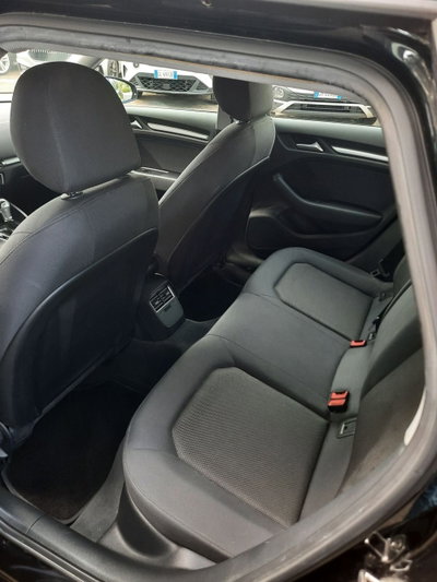 Audi A3 Sportback 30 g-tron S tronic Business (11)