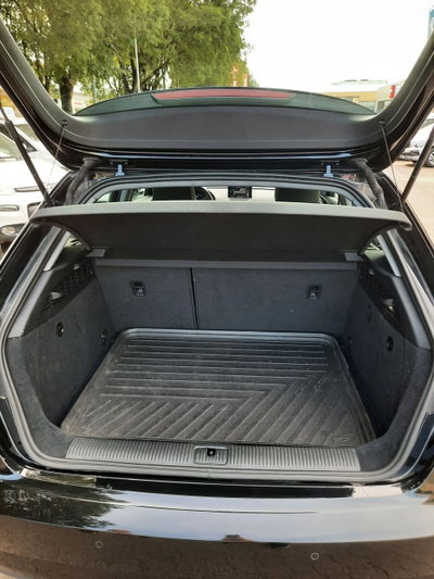 Audi A3 Sportback 30 g-tron S tronic Business (15)
