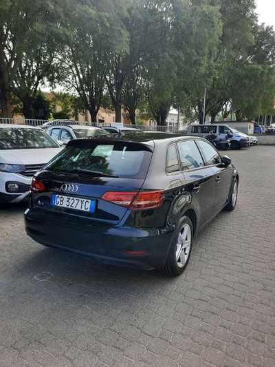 Audi A3 Sportback 30 g-tron S tronic Business (7)