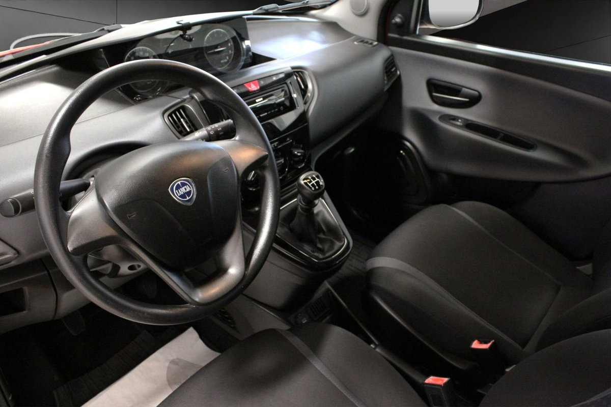 Lancia Ypsilon 1.2 69 CV 5 porte Silver (10)