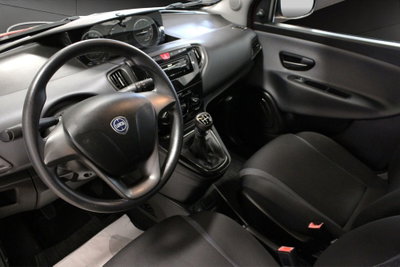 Lancia Ypsilon 1.2 69 CV 5 porte Silver (10)