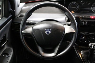 Lancia Ypsilon 1.2 69 CV 5 porte Silver (13)