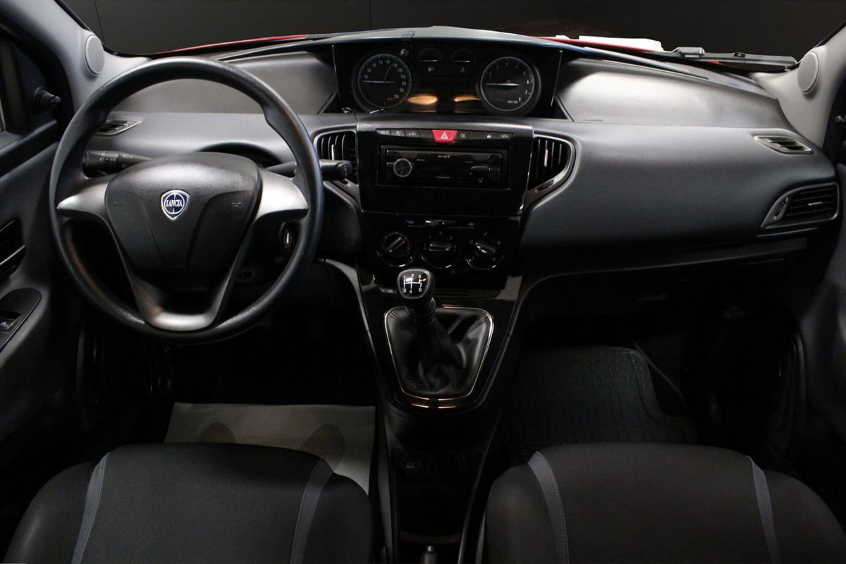 Lancia Ypsilon 1.2 69 CV 5 porte Silver (20)