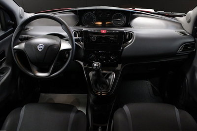 Lancia Ypsilon 1.2 69 CV 5 porte Silver (20)
