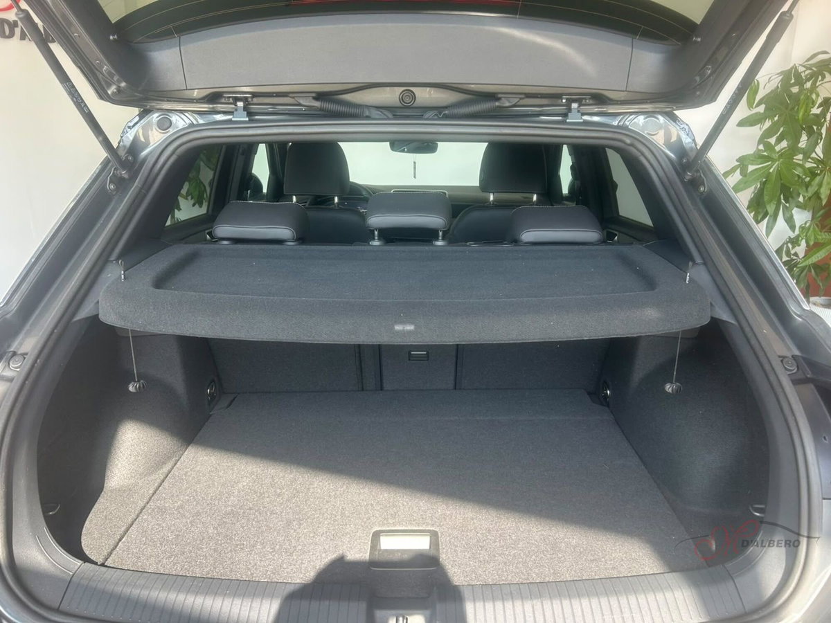 Volkswagen T-Roc 1.0 TSI R-Line (12)