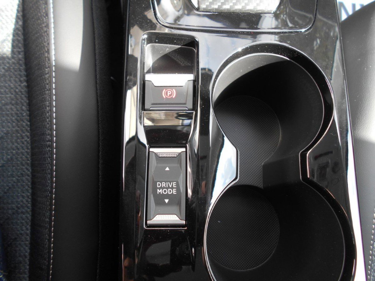 Peugeot 208 motore elettrico 136 CV 5 porte Allure Pack (15)