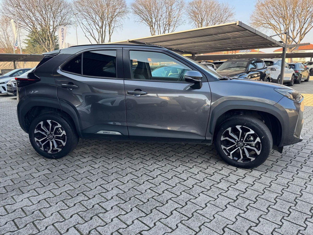 Toyota Yaris Cross Trend fwd 115cv e-cvt (8)