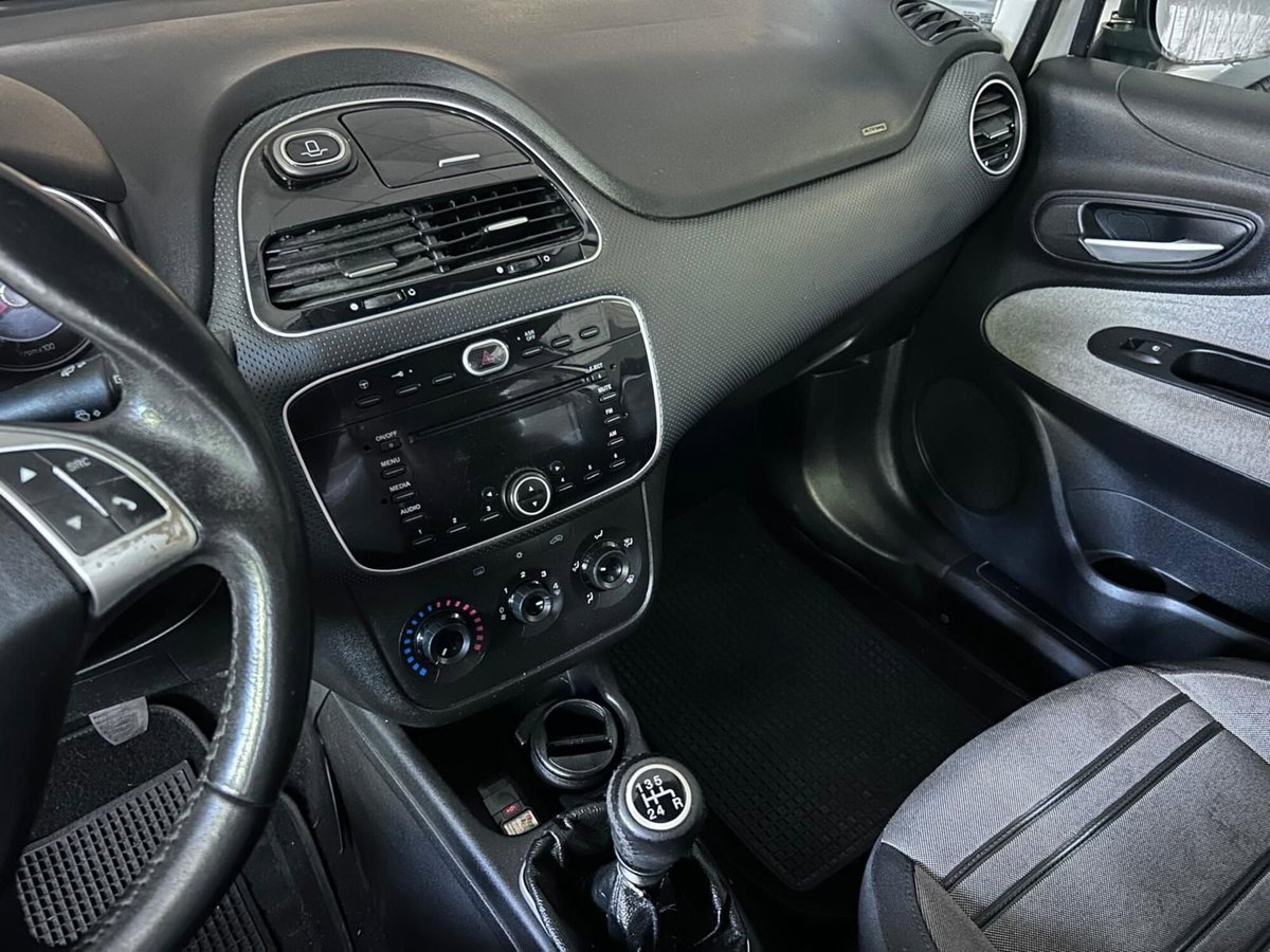 Fiat Punto Evo 1.2 5 porte Dynamic (12)