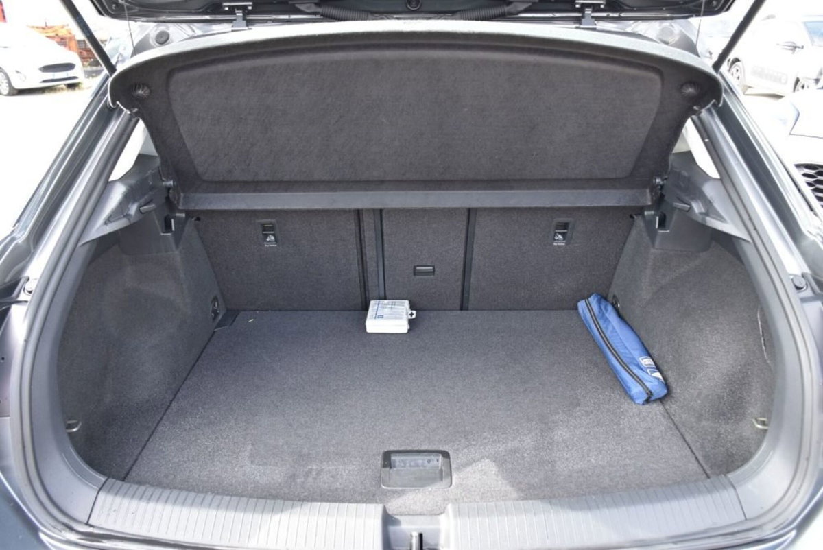 Volkswagen T-Roc 1.6 TDI SCR Business BlueMotion Technology (15)