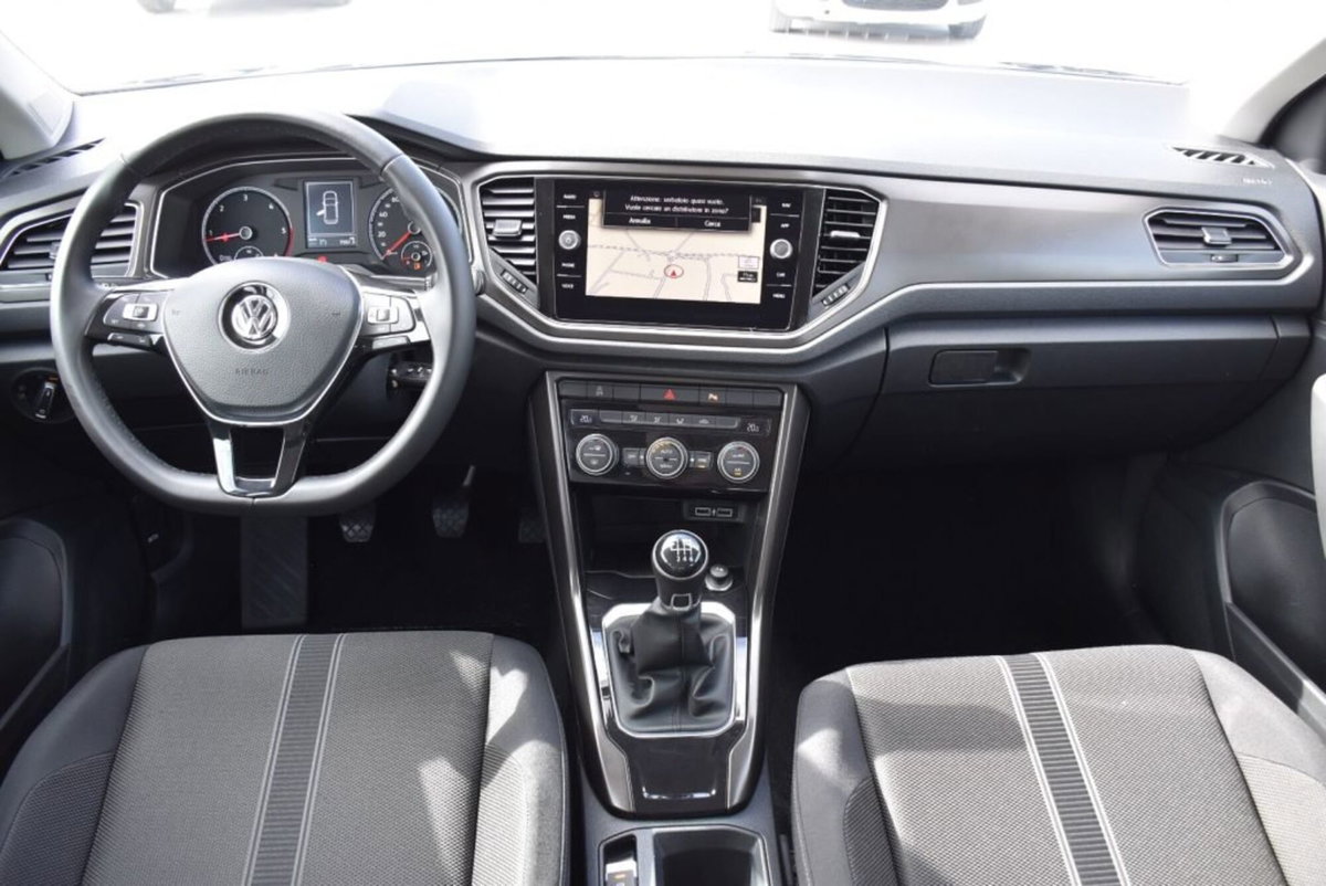 Volkswagen T-Roc 1.6 TDI SCR Business BlueMotion Technology (7)