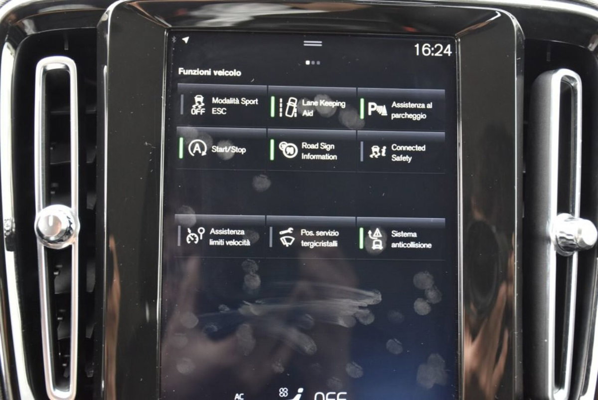 Volvo XC40 D3 Geartronic Momentum (12)