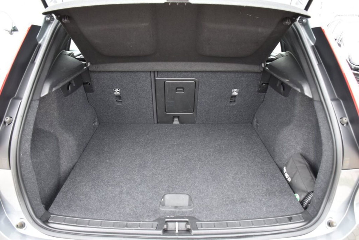 Volvo XC40 D3 Geartronic Momentum (16)