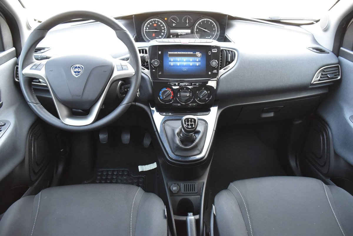 Lancia Ypsilon 1.2 69 CV 5 porte GPL Gold Plus (7)