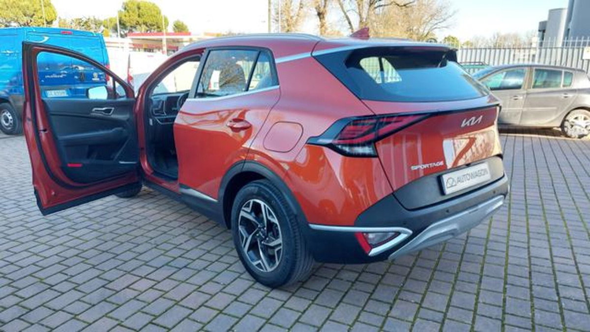 Kia Sportage 1.6 CRDI 136 CV 2WD Mild Hybrid Business Class (20)