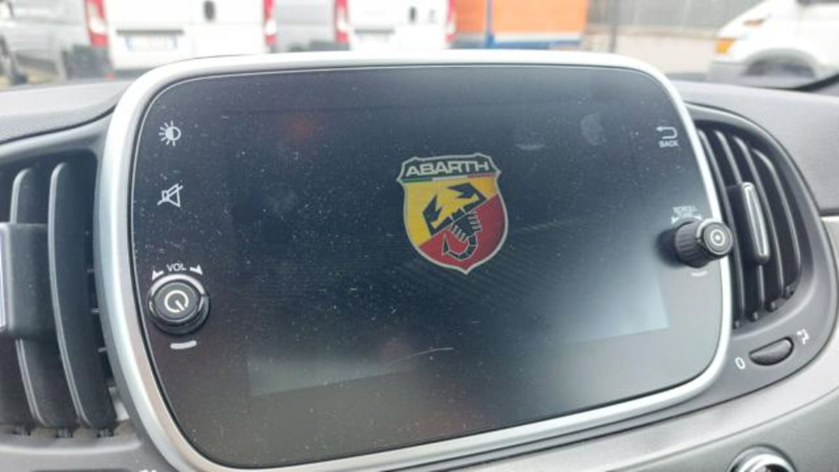 Abarth 695 695 1.4 Turbo T-Jet XSR Yamaha Limited Edition (14)