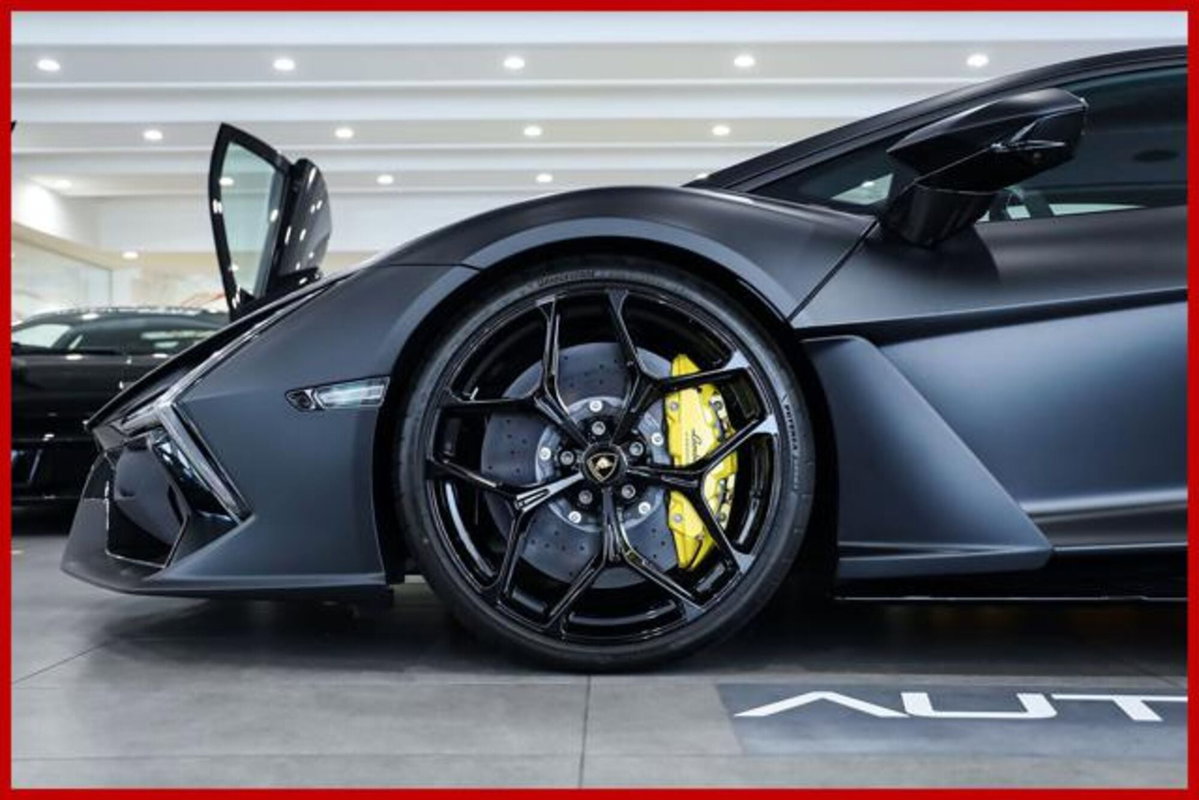 Lamborghini Revuelto 6.5 V12 hpev (8)