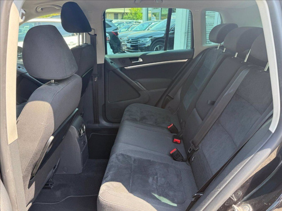 Volkswagen Tiguan 2.0 TDI 140CV 4MOTION DSG Sport & Style (13)