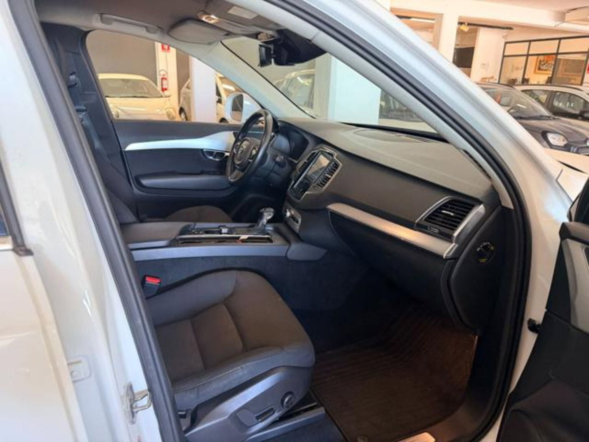 Volvo XC90 B5 (d) AWD automatico Core (9)