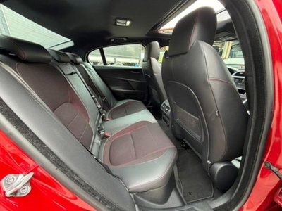 Jaguar XE 2.0 D Turbo 180CV aut. R-Sport (17)