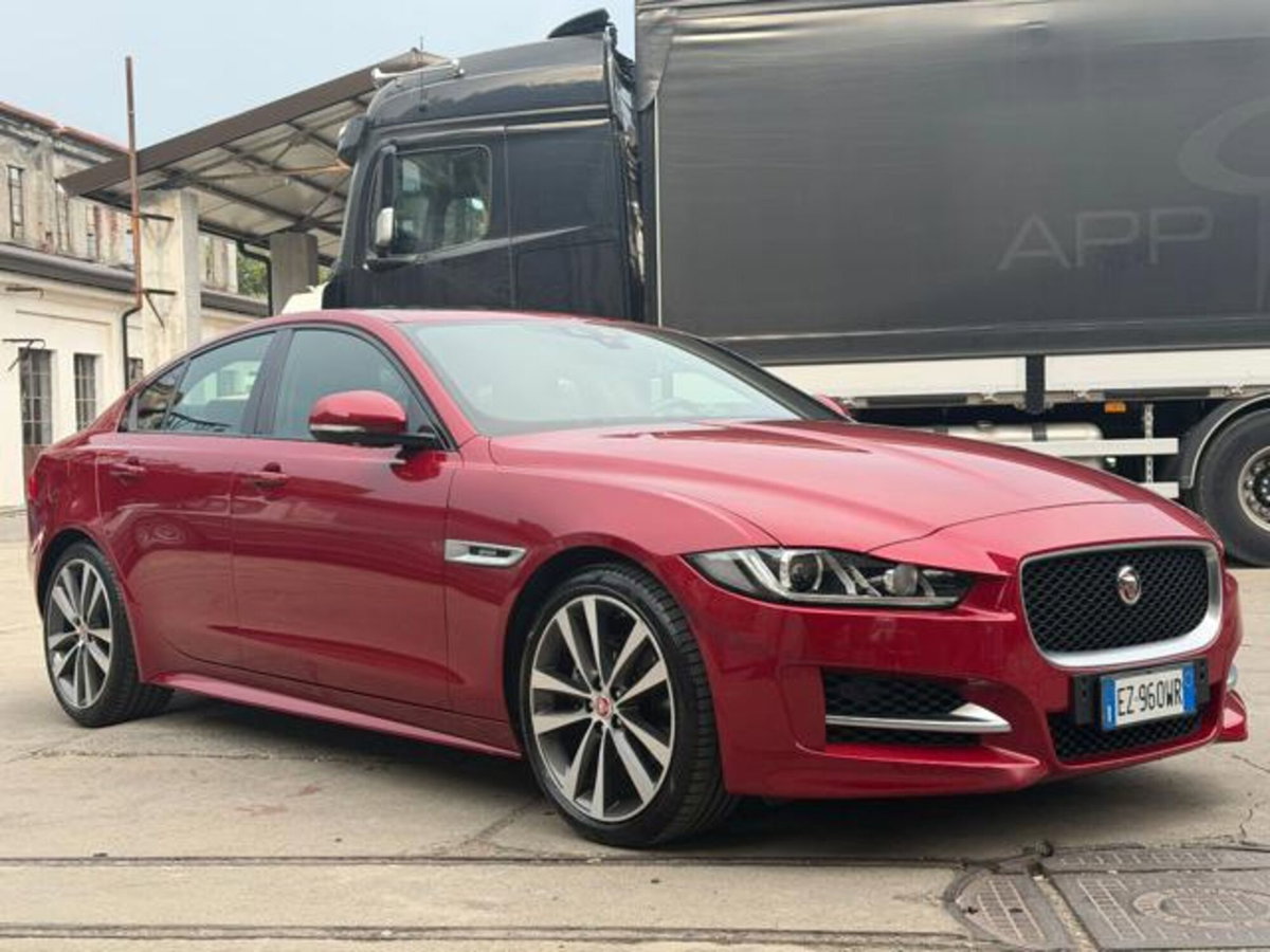 Jaguar XE 2.0 D Turbo 180CV aut. R-Sport (2)