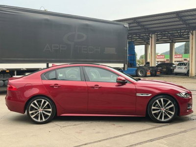 Jaguar XE 2.0 D Turbo 180CV aut. R-Sport (5)