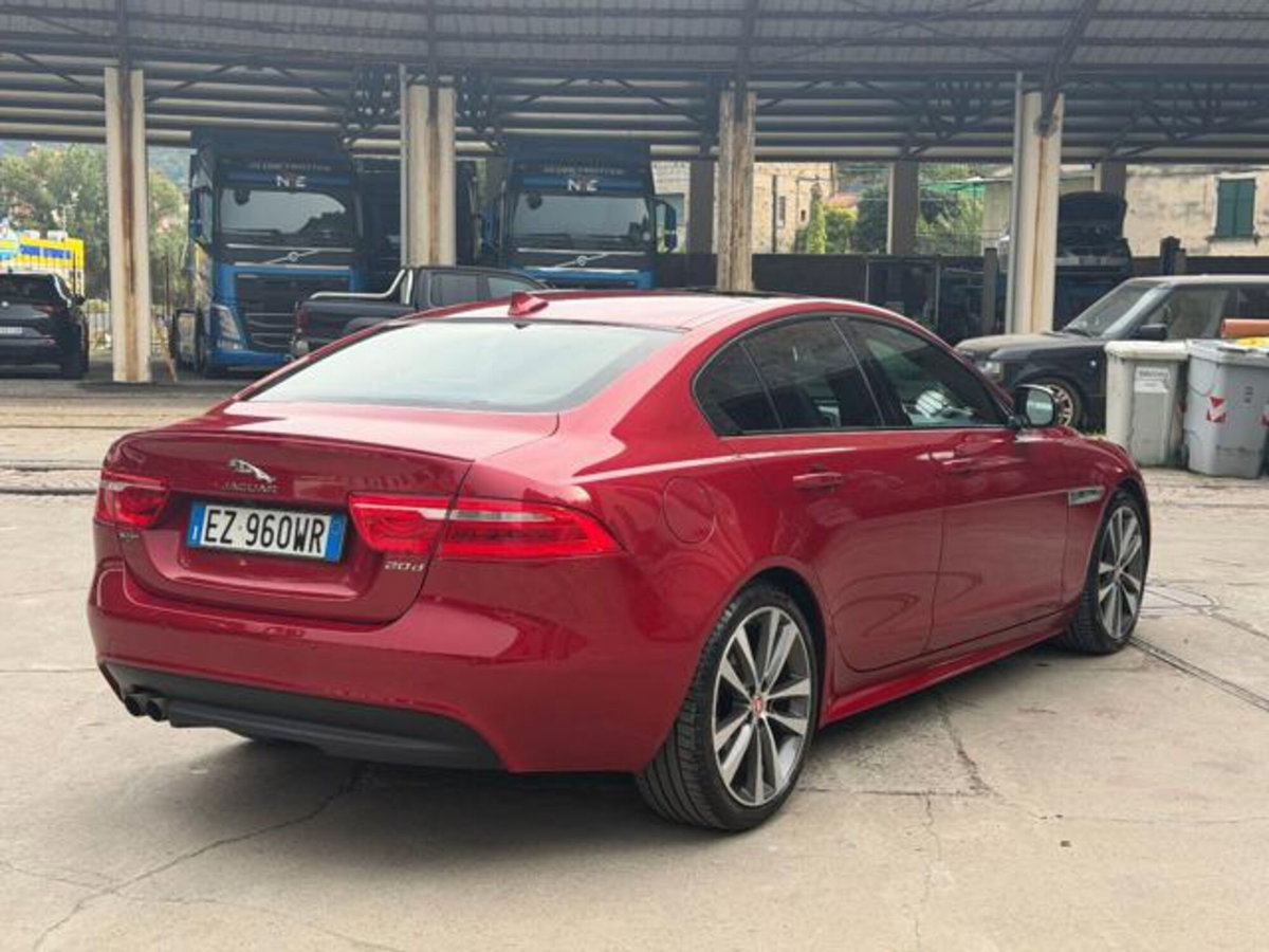 Jaguar XE 2.0 D Turbo 180CV aut. R-Sport (6)