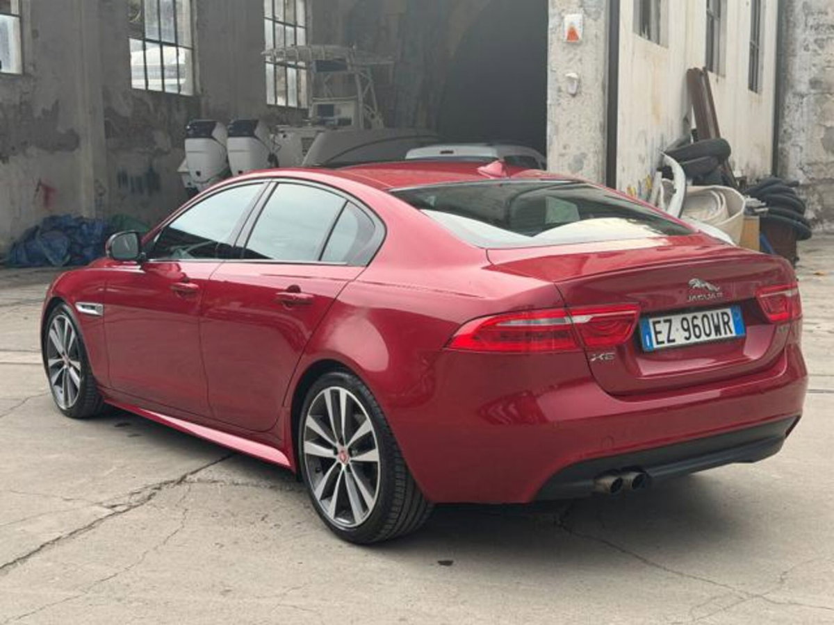 Jaguar XE 2.0 D Turbo 180CV aut. R-Sport (8)