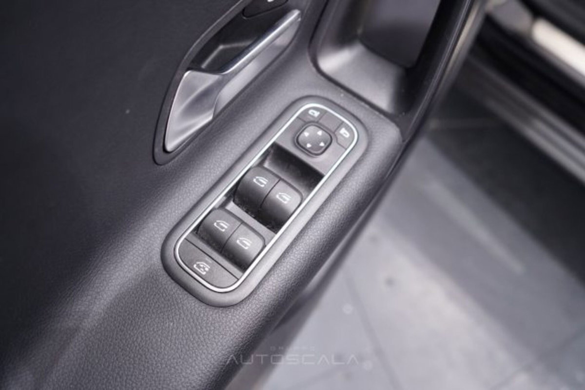 Mercedes-Benz Classe A Sedan 180 Automatic 4p. Executive (10)