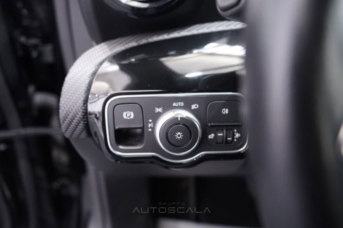 Mercedes-Benz Classe A Sedan 180 Automatic 4p. Executive (12)
