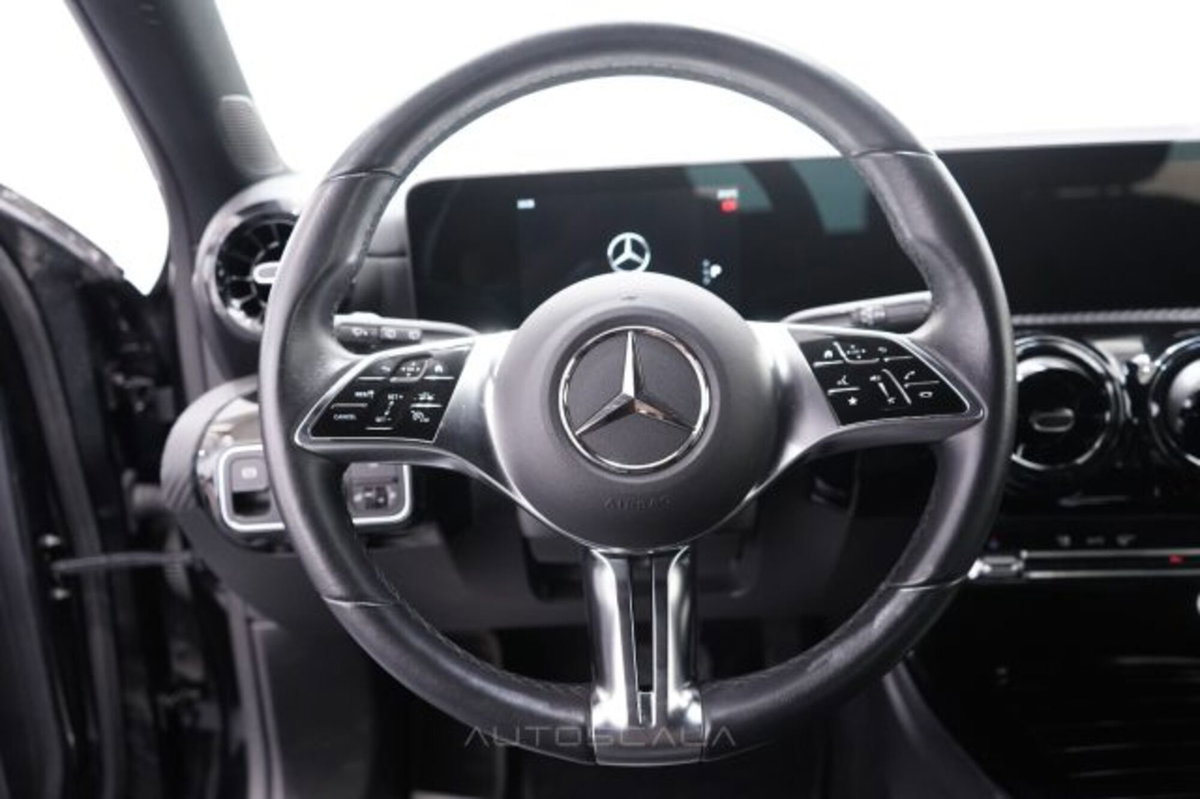 Mercedes-Benz Classe A Sedan 180 Automatic 4p. Executive (14)