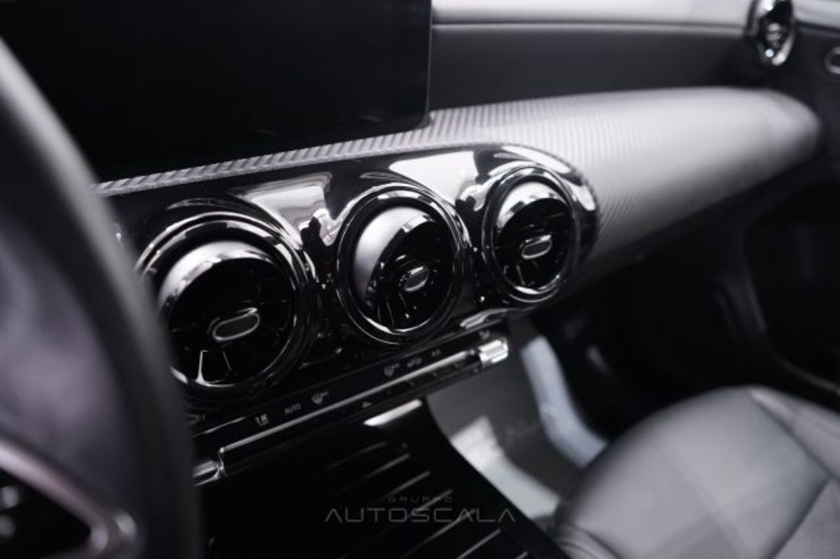 Mercedes-Benz Classe A Sedan 180 Automatic 4p. Executive (16)