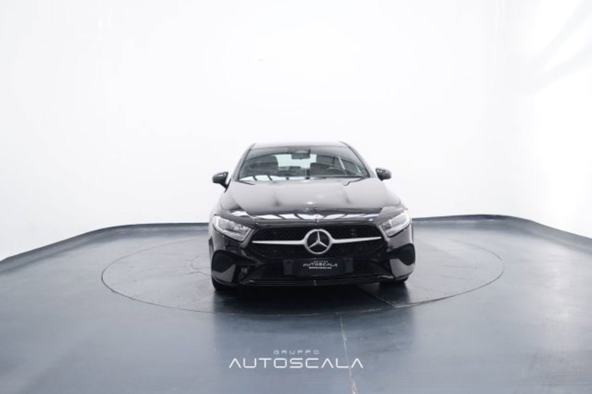 Mercedes-Benz Classe A Sedan 180 Automatic 4p. Executive (2)
