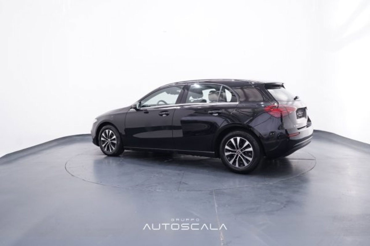 Mercedes-Benz Classe A Sedan 180 Automatic 4p. Executive (4)
