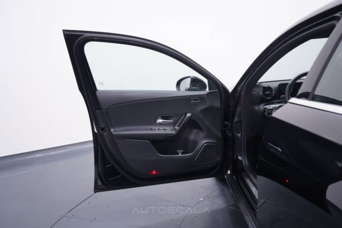 Mercedes-Benz Classe A Sedan 180 Automatic 4p. Executive (9)