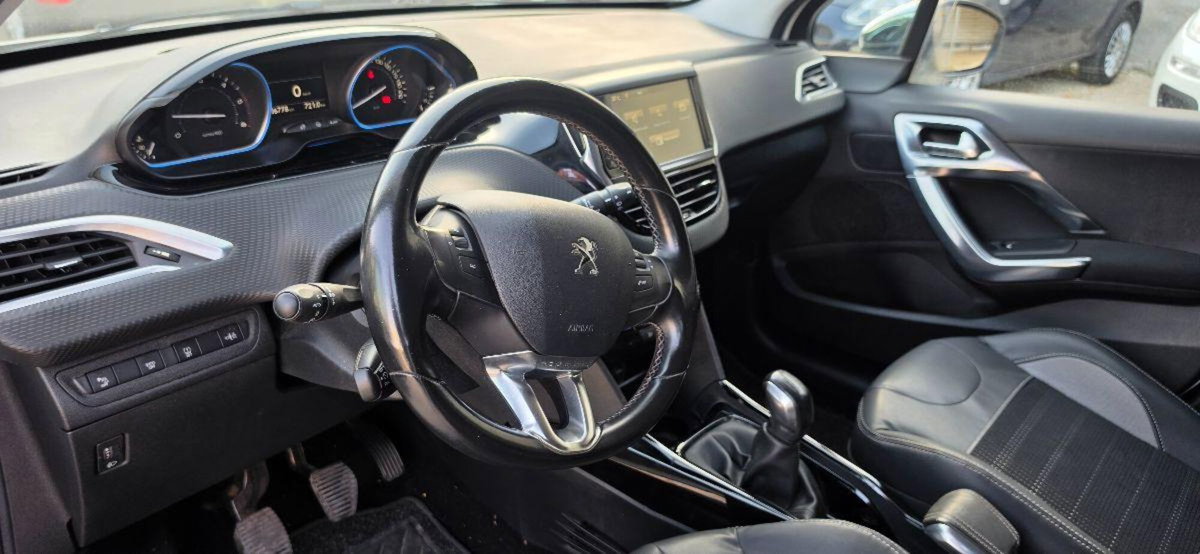 Peugeot 2008 e-HDi 92 CV Stop&Start Allure (10)
