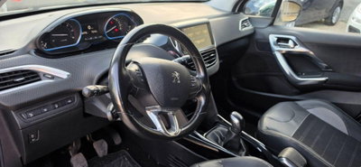 Peugeot 2008 e-HDi 92 CV Stop&Start Allure (10)